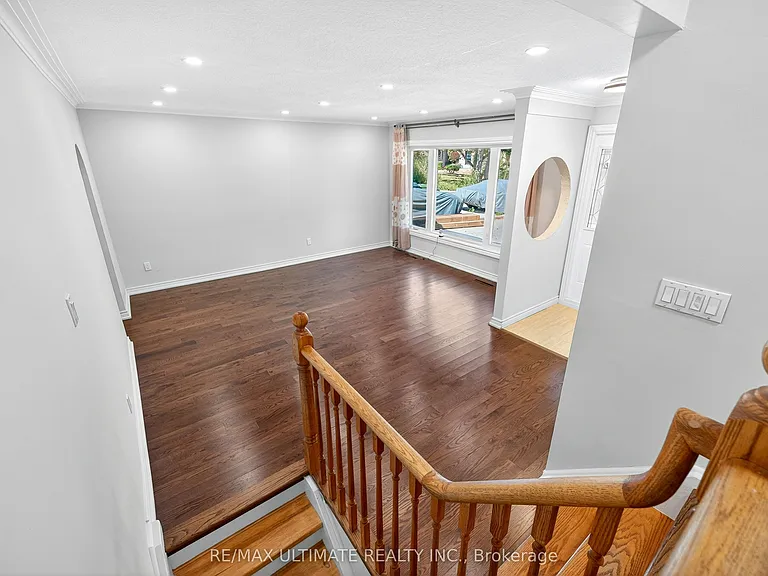50 Charlemont Cres — Photo 15