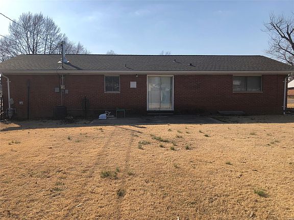 4th image of 313 Bonita St