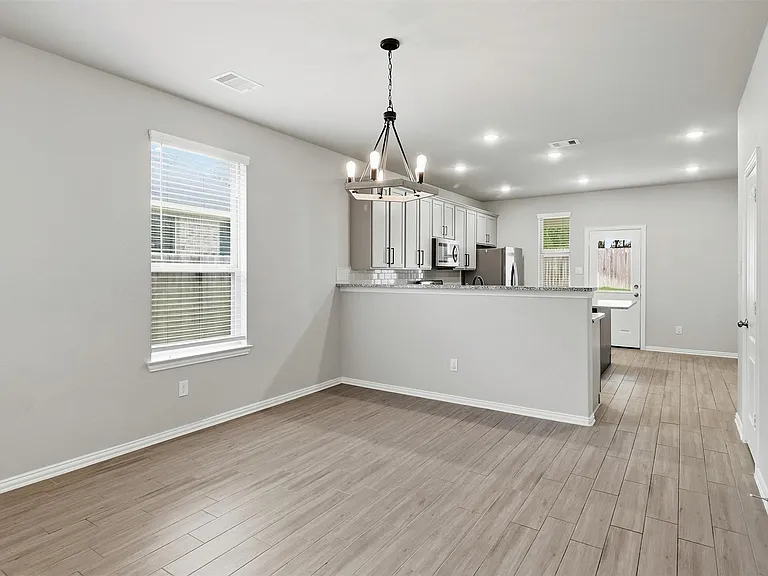 8415 Balding Dr — Photo 15