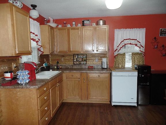 3rd image of 1180 Taylor Ave