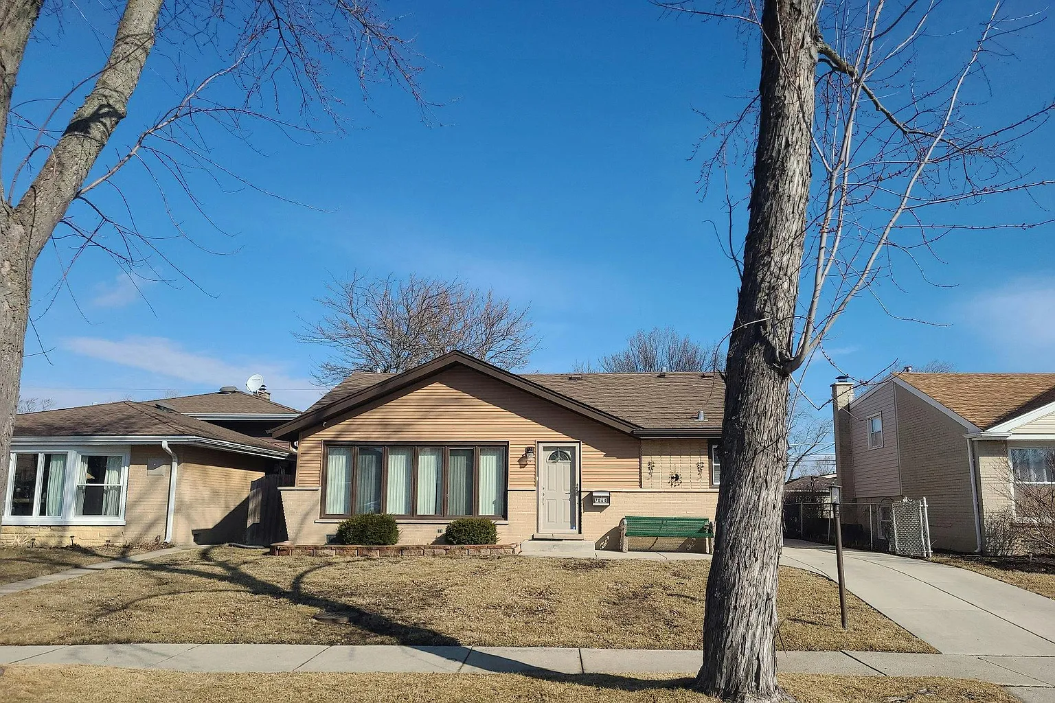 7864 W Park Ave photo 1