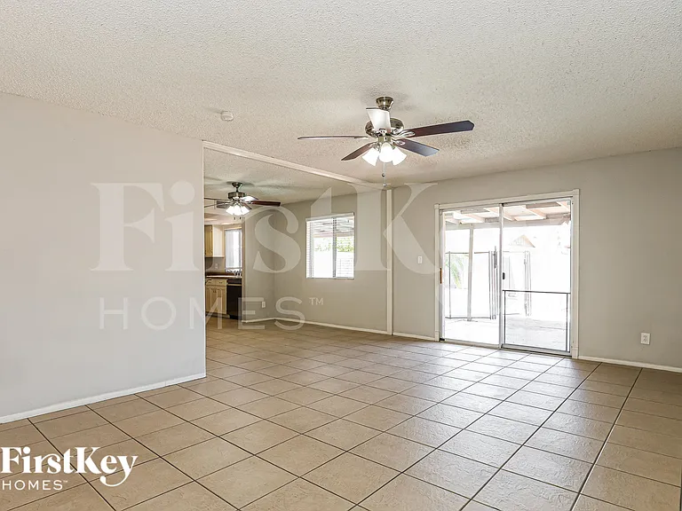 1918 E Watson Dr — Photo 4
