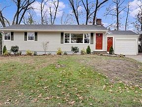 1st image of 16 Wildwood Dr