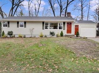 16 Wildwood Dr, Cranston, RI 02920