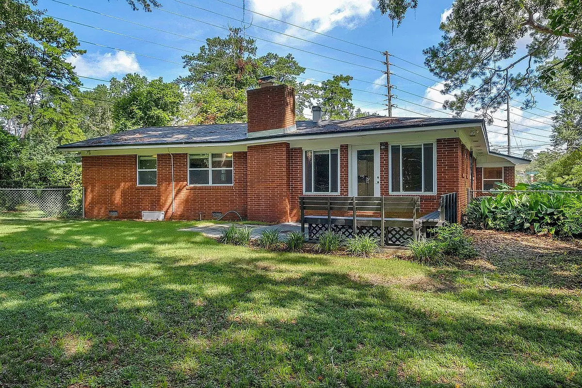 Building Photo - 1401 Claude Pichard Dr