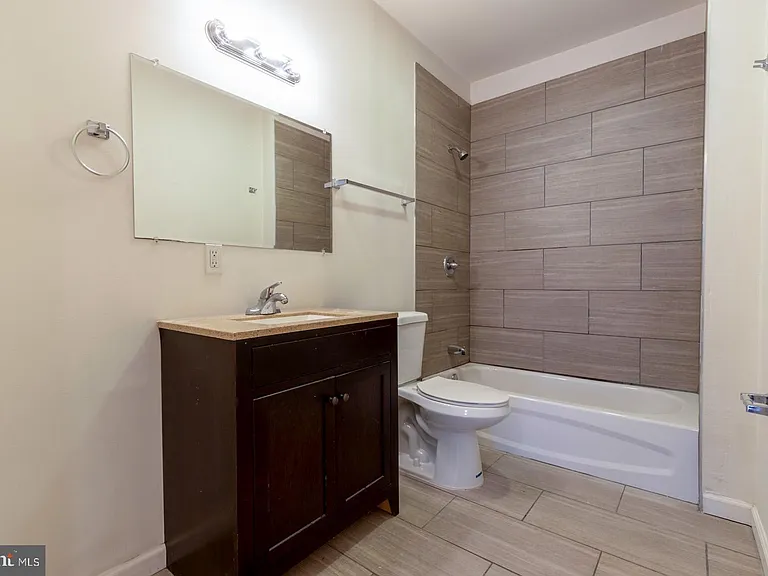 1429 Poplar St #1A — Photo 10