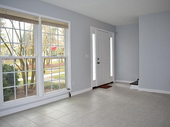 5th image of 2461 Princess Ln SE
