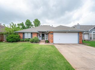 1108 NE 25th St, Moore, OK 73160