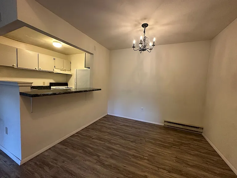 University Park Apartments near Cornell University — Photo 545