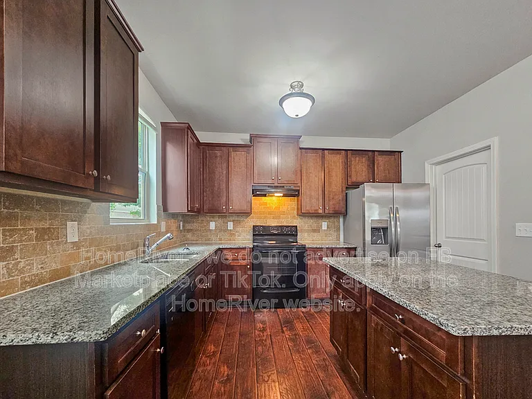 174 Daisy Cir — Photo 7