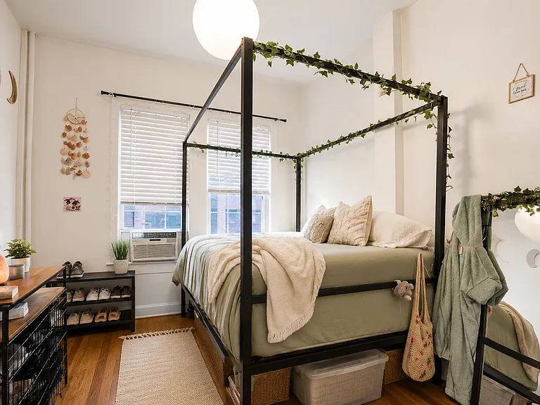 293 N 7th St #1R — Photo 4