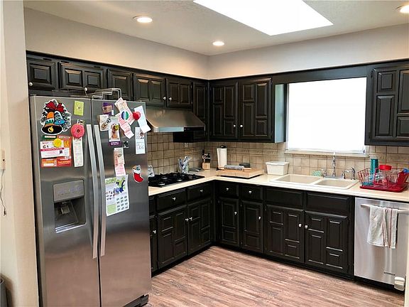 4th image of 3220 Sugarbush Dr