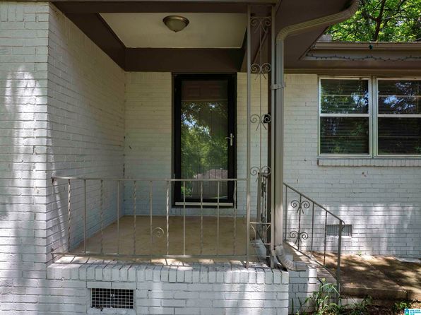 104 8th Pl, Pleasant Grove, AL 35127