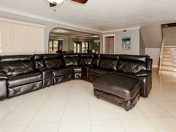 12164603_4