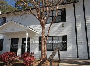 3232 Highpoint Ct, Snellville, GA 30078