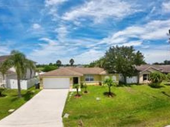724 Versailles Ln