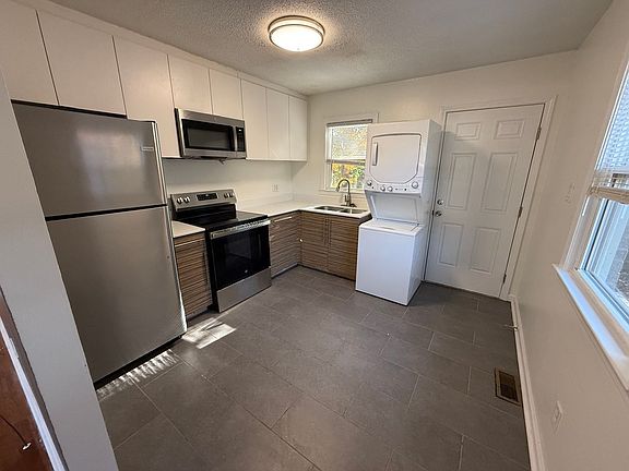 4th image of 3821 Lupton Cir #538b6bf8c
