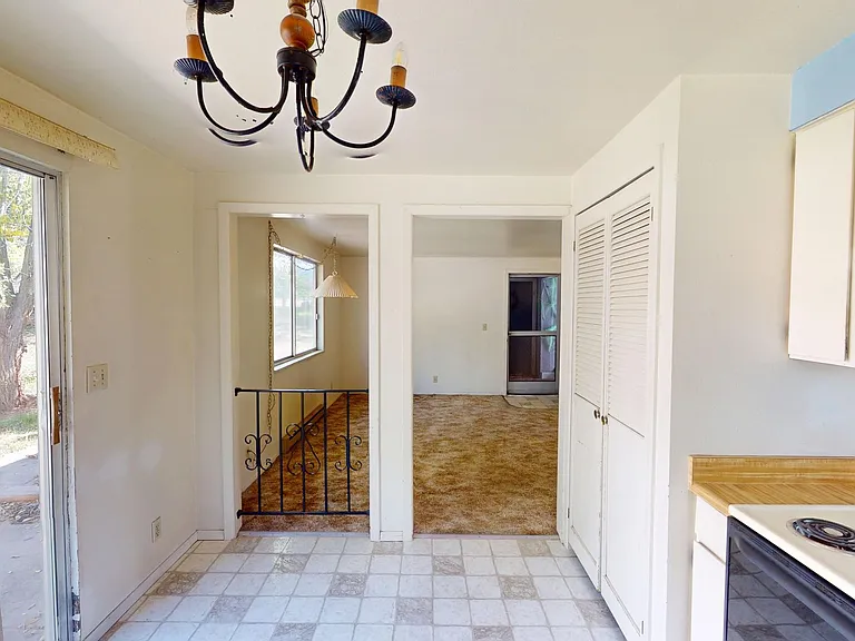 451 Loveridge Dr — Photo 21