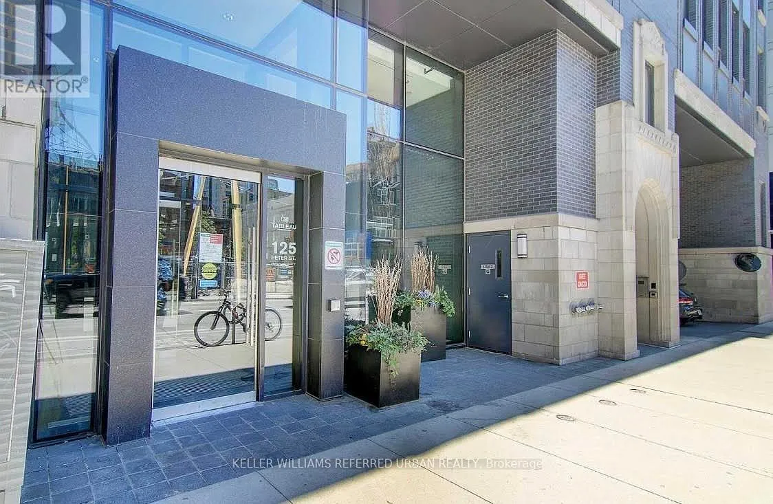 125 Peter (Tableau Condos) — Photo 4