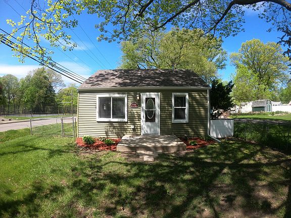 2nd image of 21503 Waldron St