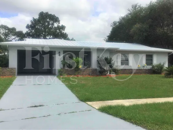 202 SW Reynolds Ave, Port Saint Lucie, FL 34983