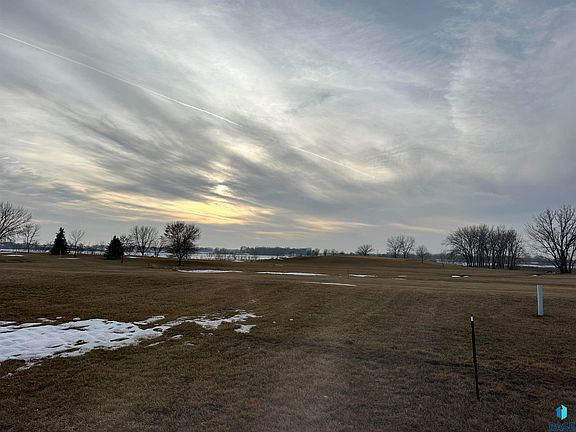 2nd image of 185 Lake Ridge Dr