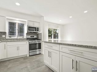 319 Tenafly Rd #B, Tenafly, NJ 07670