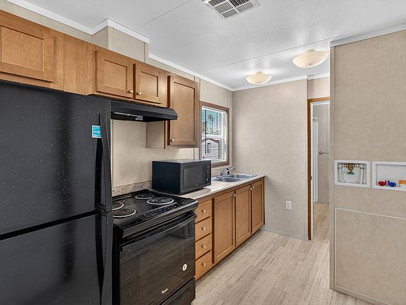 2nd image of 250 Nelle Ave #33