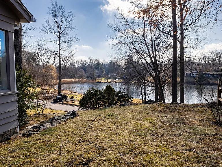 16 Crescent Dr — Photo 28