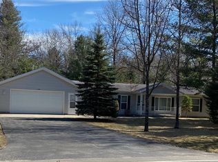 1100 S Forest Lake Dr, Alger, MI 48610