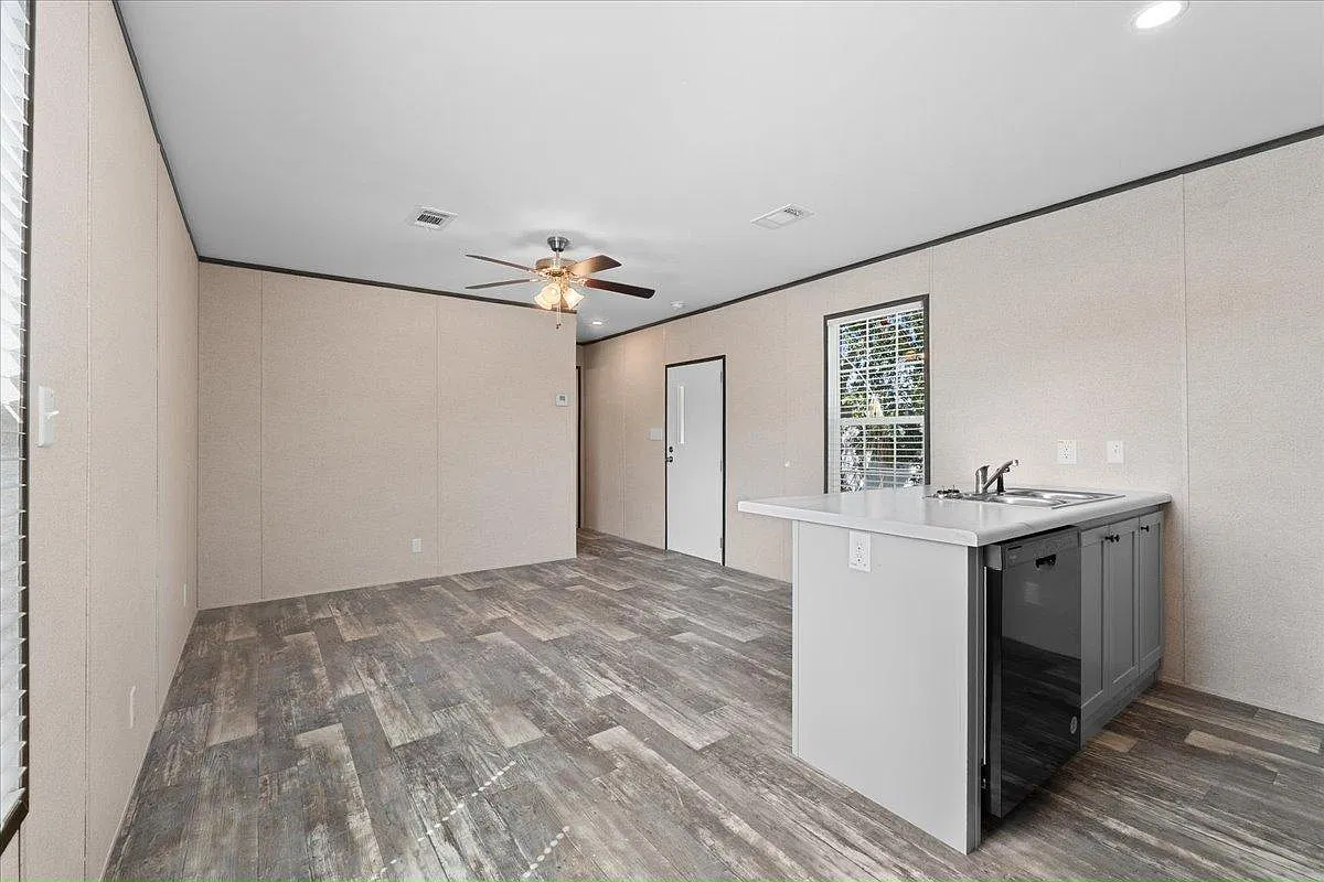 2 bed, 2.0 bath, $1,470 — Photo 4