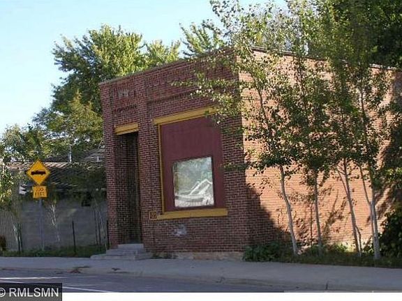 2nd image of 124 Ash Ave N
