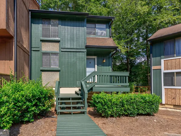 156 Fernbanks Ct, Athens, GA 30606