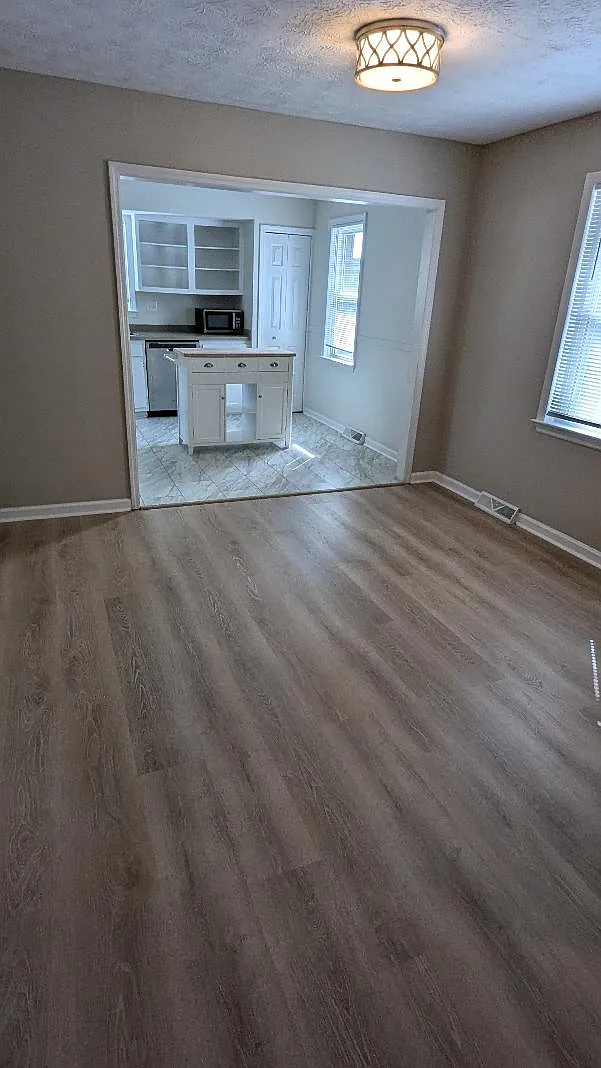 3 bed, 1699 sqft, $1,650 — Photo 3