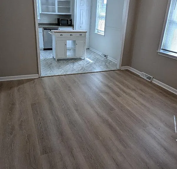 474 Woodview Dr — Photo 3