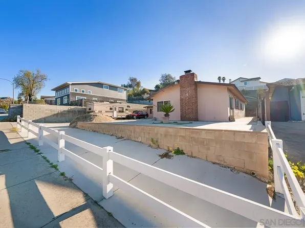 8862 Los Coches Rd, Lakeside, CA 92040