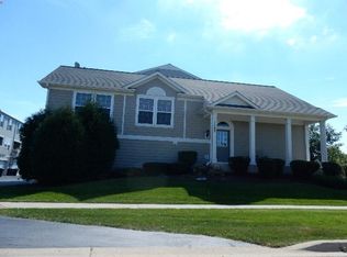 1095 Crane Pt, Elgin, IL 60124