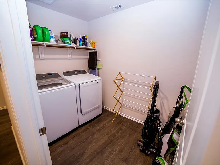 103 Whirlway Ln — Photo 12
