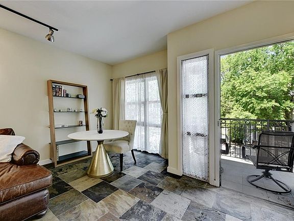 4th image of 1812 West Ave Suite 306