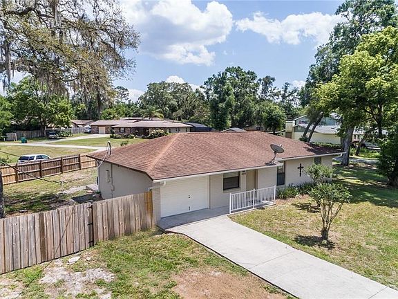 4th image of 499 Judith Ave