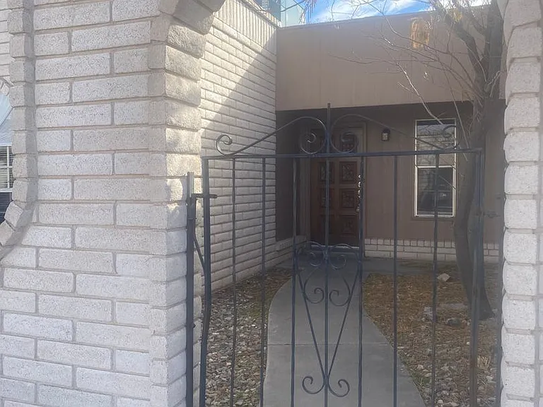 2908 Los Amigos Ct #A — Photo 2