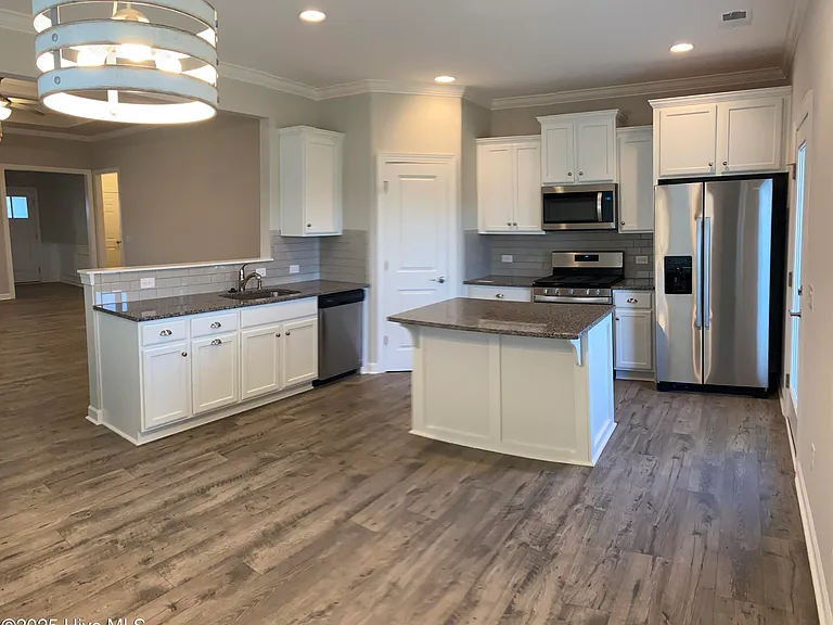 5872 Park West Cir — Photo 7
