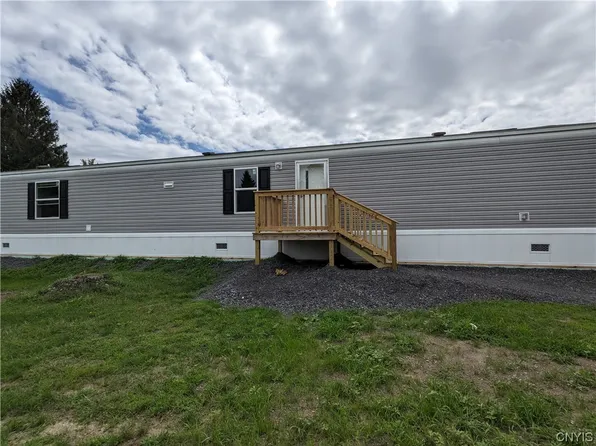 21601 Floral Watertown Town, Watertown, NY 13601