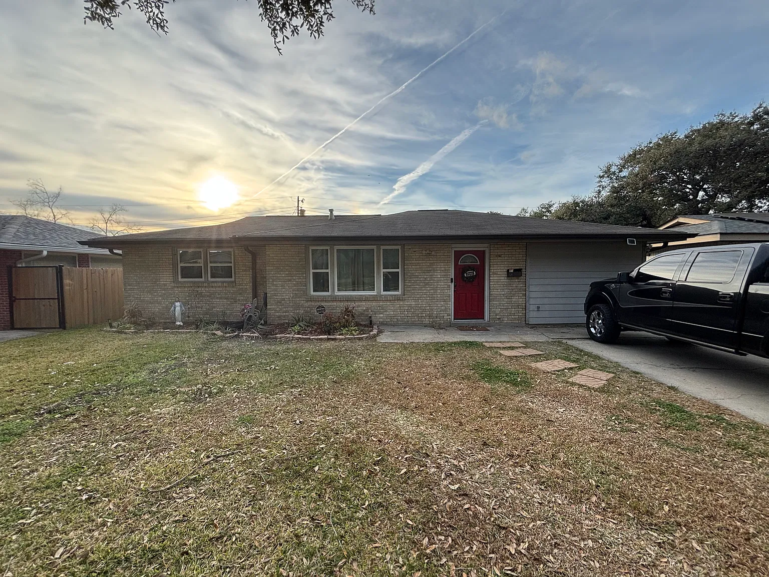 4 bed, 1500 sqft, $1,900 — Photo 1