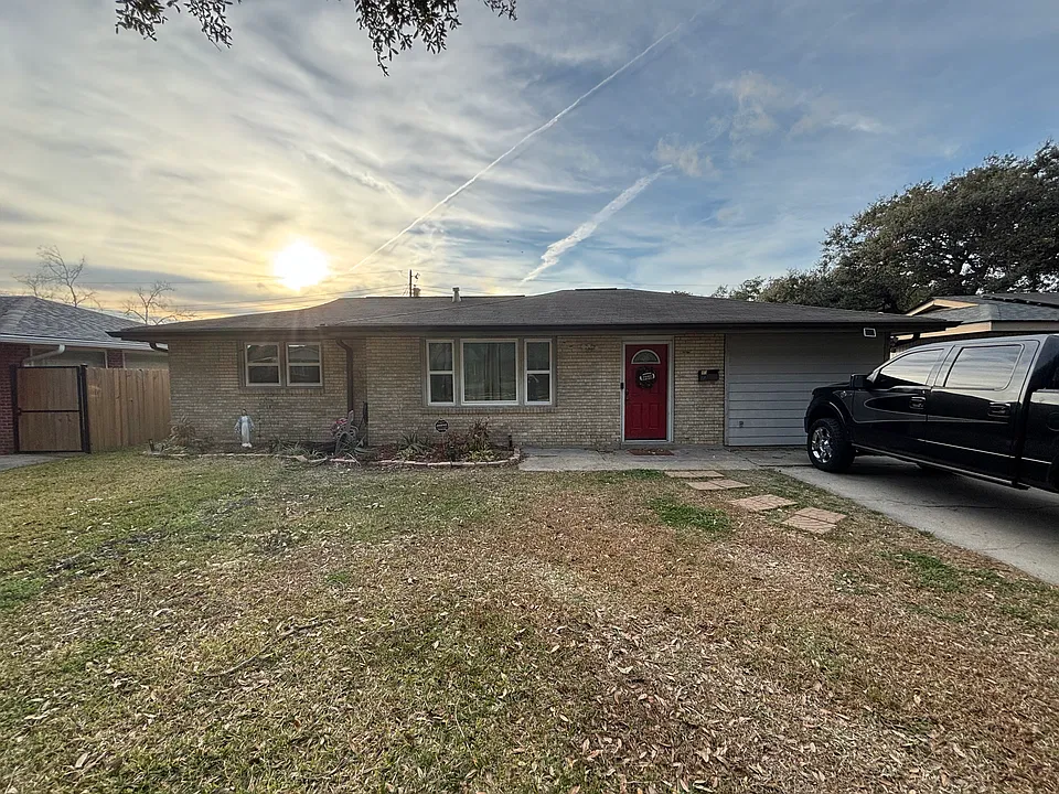 1511 Maura Pl
