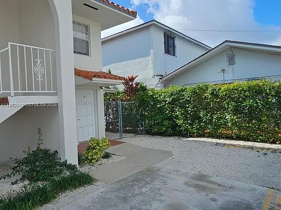 5th image of 5720 SW 5th St #3