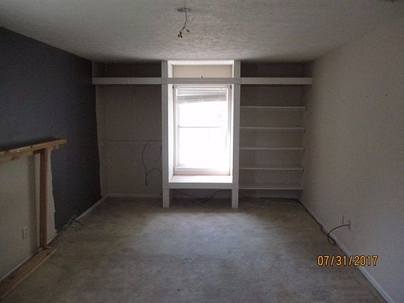 Additional Living Room