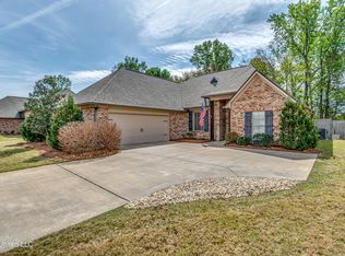 145 Fieldstone Ln, Madison, MS 39110