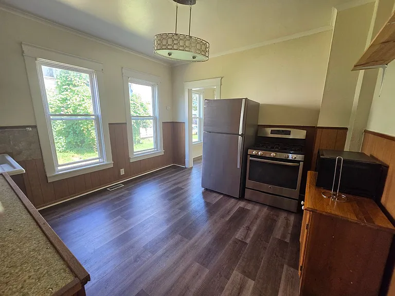 1310 Wallace St #1 — Photo 8