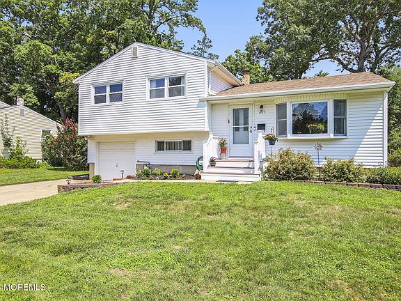3rd image of 1117 Interlaken Avenue